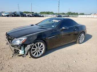 2018 Mercedes-Benz SLC-Class WDDPK3JA9JF155040