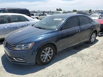 2018 Volkswagen Passat 1VWAA7A34JC015567