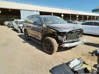 2018 Toyota Sequoia 5TDBY5G11JS158651