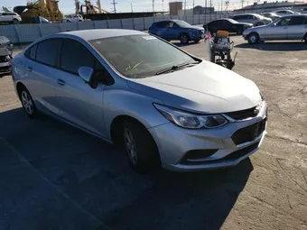 2018 Chevrolet Cruze 1G1BC5SM7J7135765