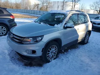 2015 Volkswagen Tiguan WVGBV7AX7FW520387