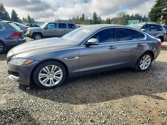 2017 Jaguar XF SAJBJ4BV6HCY36817