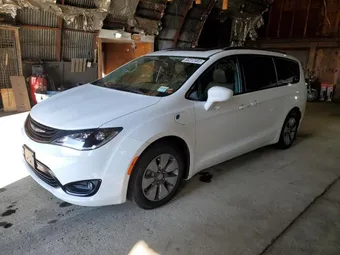 2018 Chrysler Pacifica Hybrid 2C4RC1N76JR311689