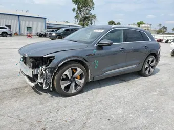 2019 Audi e-tron WA1VAAGE5KB006016