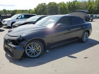 2017 Alfa Romeo Giulia ZARFAEDN0H7557073