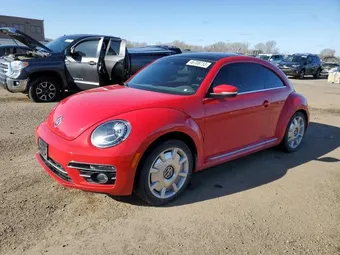 2019 Volkswagen Beetle 3VWJD7AT8KM711744