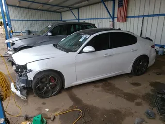 2018 Alfa Romeo Giulia ZARFAEEN3J7578410