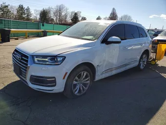 2017 Audi Q7 WA1AAAF76HD006444