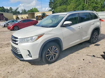 2017 Toyota Highlander 5TDKZRFH3HS510383
