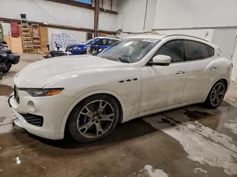 2017 Maserati Levante ZN661YUS8HX257815