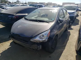 2016 Toyota Prius C JTDKDTB32G1136611