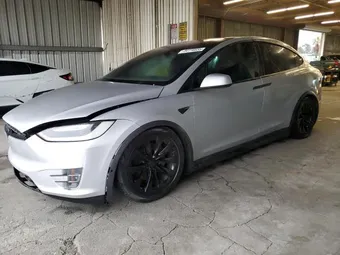 2018 Tesla Model X 5YJXCDE23JF121311