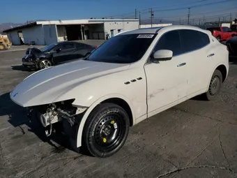2017 Maserati Levante ZN661YUS2HX196056