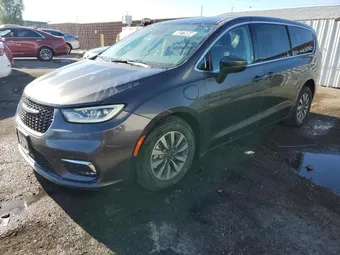 2023 Chrysler Pacifica Hybrid 2C4RC1L74PR541081