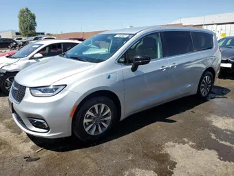 2024 Chrysler Pacifica Hybrid 2C4RC1S7XRR144561