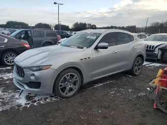 2017 Maserati Levante ZN661YUL2HX249363