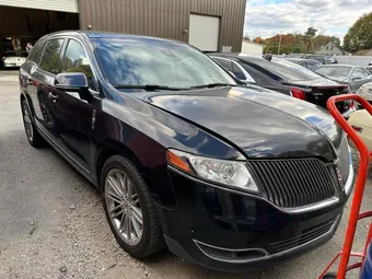2016 Lincoln MKT 2LMHJ5AT1GBL01391