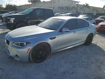 2015 BMW M5 WBSFV9C57FD595236