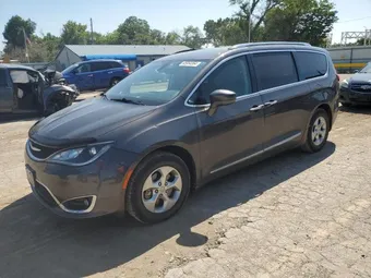 2017 Chrysler Pacifica 2C4RC1EG2HR708858