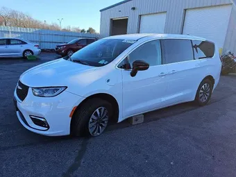 2024 Chrysler Pacifica Hybrid 2C4RC1S72RR150306