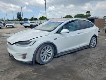 2021 Tesla Model X 5YJXCBE21MF322567
