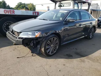 2015 Volkswagen Passat 1VWBT7A32FC106536