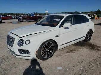 2017 Bentley Bentayga SJAAC2ZV1HC014457