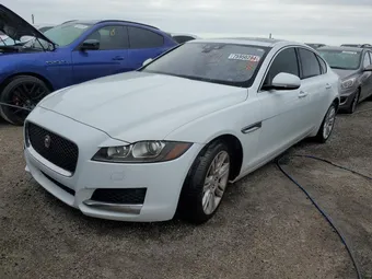 2016 Jaguar XF SAJBD4BV9GCY11707