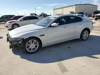 2018 Jaguar XE SAJAD4FX8JCP32379