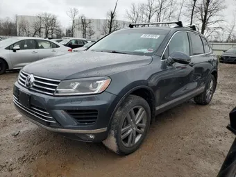 2015 Volkswagen Touareg WVGEF9BP0FD003335
