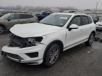 2016 Volkswagen Touareg WVGEP9BPXGD003602