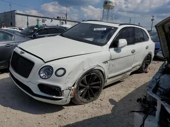 2017 Bentley Bentayga SJAAC2ZV5HC014350