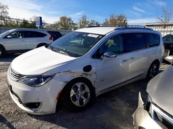 2018 Chrysler Pacifica Hybrid 2C4RC1N70JR258441