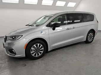 2024 Chrysler Pacifica Hybrid 2C4RC1S79RR150366