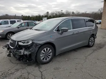 2022 Chrysler Pacifica Hybrid 2C4RC1L77NR124180