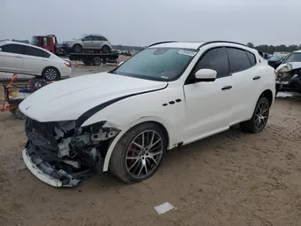 2017 Maserati Levante ZN661YUS0HX227904