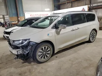 2020 Chrysler Pacifica Hybrid 2C4RC1N70LR196249