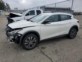 2018 Infiniti QX30 SJKCH5CR3JA049005