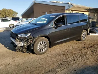 2022 Chrysler Pacifica Hybrid 2C4RC1L75NR147974