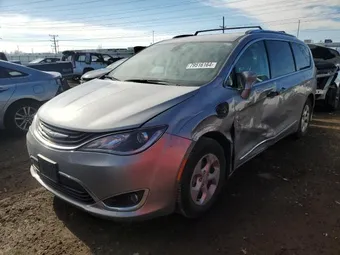 2018 Chrysler Pacifica Hybrid 2C4RC1L70JR364956