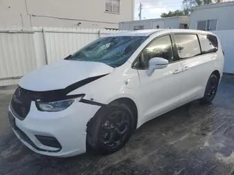 2022 Chrysler Pacifica Hybrid 2C4RC1L79NR134788