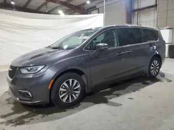 2022 Chrysler Pacifica Hybrid 2C4RC1L72NR122868