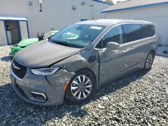 2022 Chrysler Pacifica Hybrid 2C4RC1L77NR121389