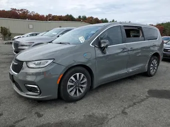 2022 Chrysler Pacifica Hybrid 2C4RC1L76NR124235