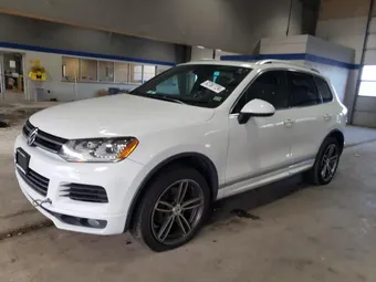 2014 Volkswagen Touareg WVGDP9BP4ED014135