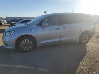 2022 Chrysler Pacifica Hybrid 2C4RC1L73NR212630