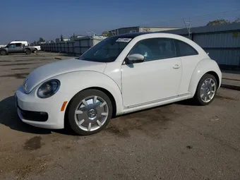 2016 Volkswagen Beetle 3VWJ17AT2GM635728