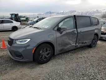 2022 Chrysler Pacifica Hybrid 2C4RC1L77NR220648