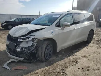 2021 Chrysler Pacifica Hybrid 2C4RC1S74MR548769