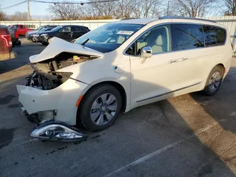 2020 Chrysler Pacifica Hybrid 2C4RC1N76LR151008